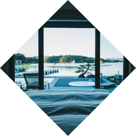 自然豊かな風景が愉しめるテラスと開放感ある室内